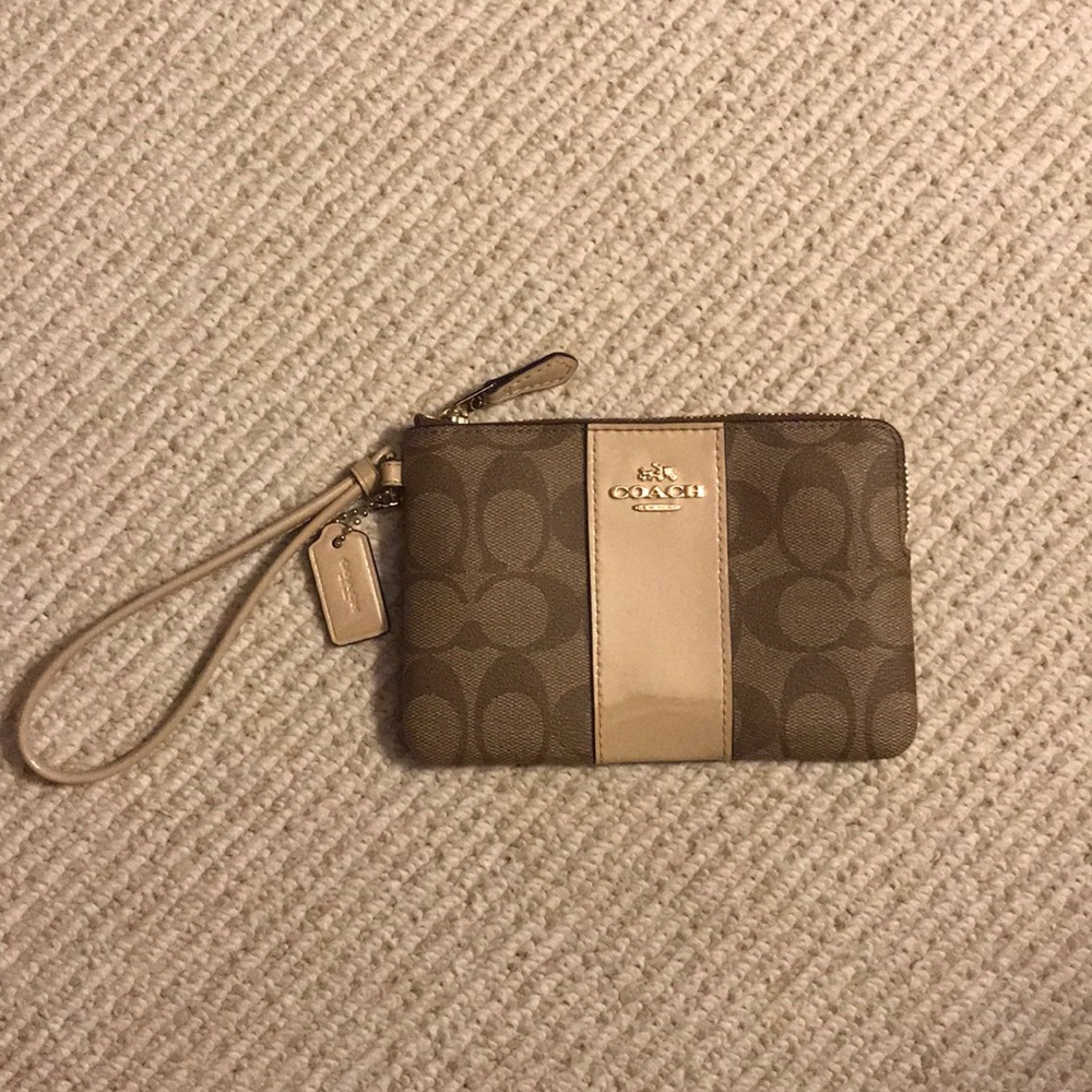 COACH BRAND NEW Wristlet
